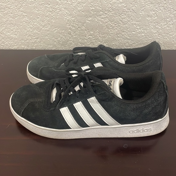 Men’s Adidas ( PGD 789006) canvas gym shoes size 4.5 color black - Picture 3 of 6